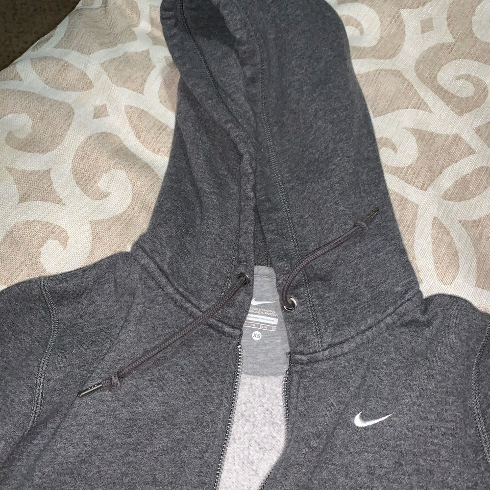 XS nike zip up